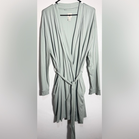 Amazon Women's Light Green Robe - Picture 9 of 13